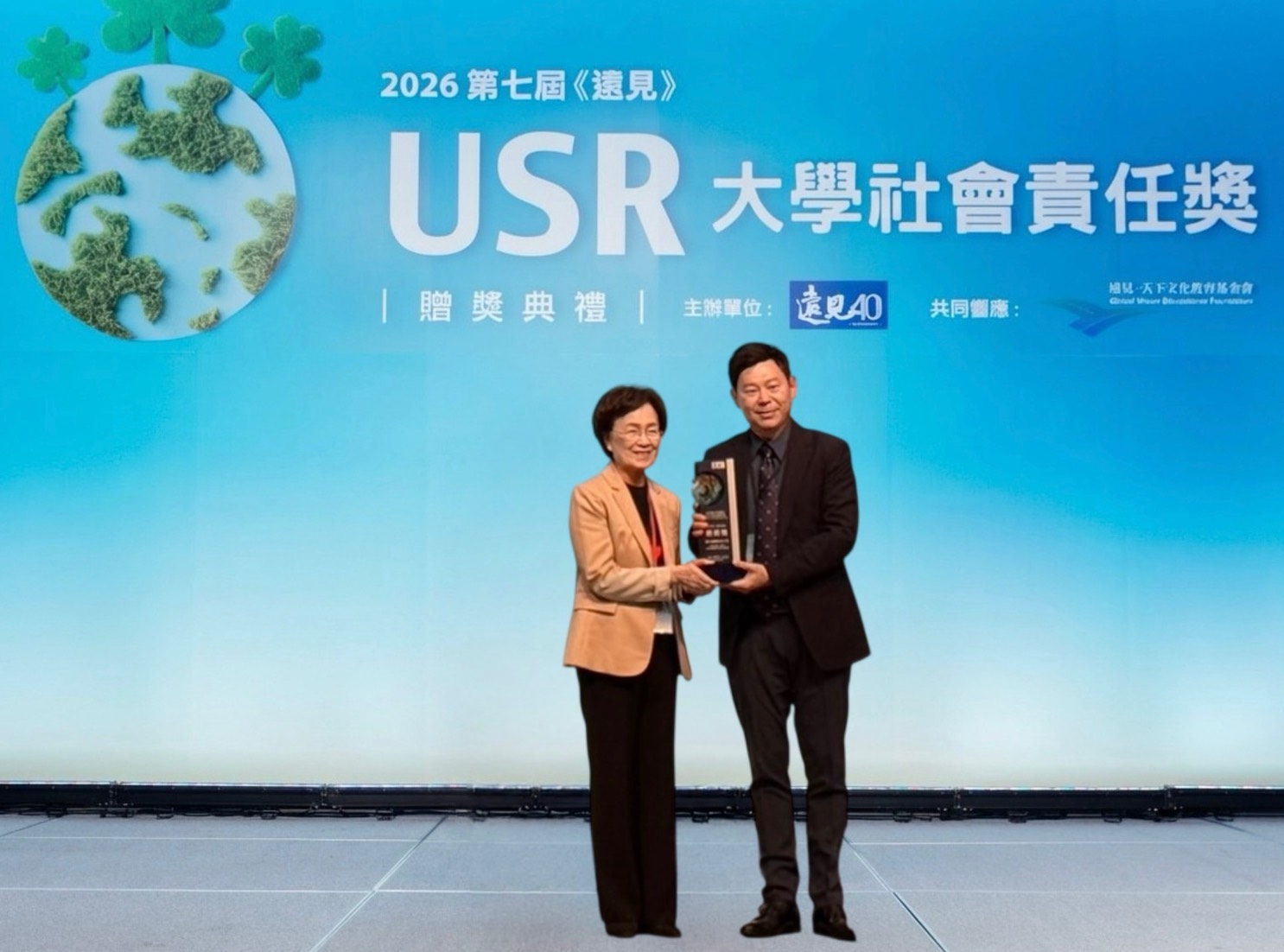 賀何嘉浚老師及其團隊榮獲2026第七屆遠見USR大學社會責任獎「楷模獎」
